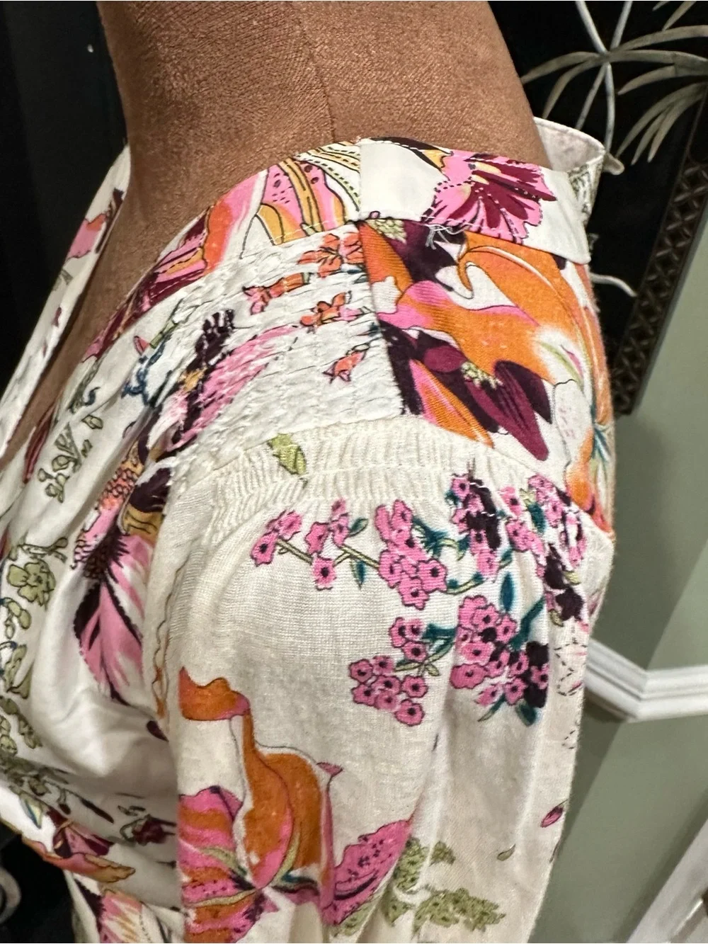 Anthropologie Tiny Adelaide Cream Floral V‑Neck Blouse with Smocked Puff Sleeves